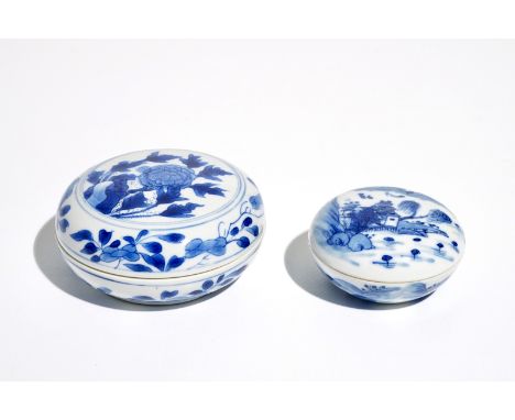 Two Chinese blue and white cylindrical seal paste boxes, Kangxi Dia.: 9 cm (the largest)