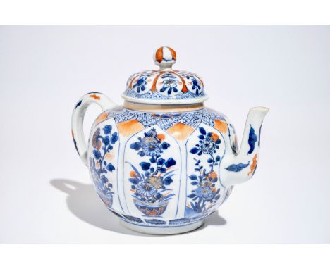 A large Chinese Imari style lotus-shaped teapot and cover, Kangxi L.: 24,5 cm - H.: 19,5 cm 