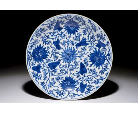 A Chinese blue and white lotus scroll dish, Kangxi Dia.: 36 cm