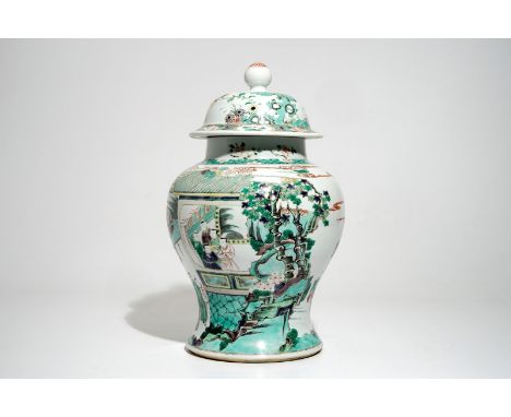 A Chinese Kangxi-style famille verte vase and cover, 19/20th C. H.: 48,5 cm