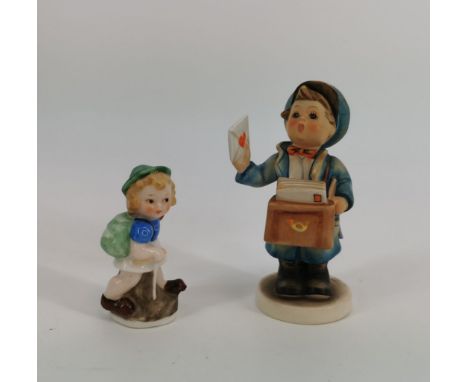 2 HUMMELFIGUREN: "Eilbote" und "Mädchen mit Wanderstock",  Manufaktur Goebel, Oeslau unterglasurblaue Marke. 1) Eilbote, Mode