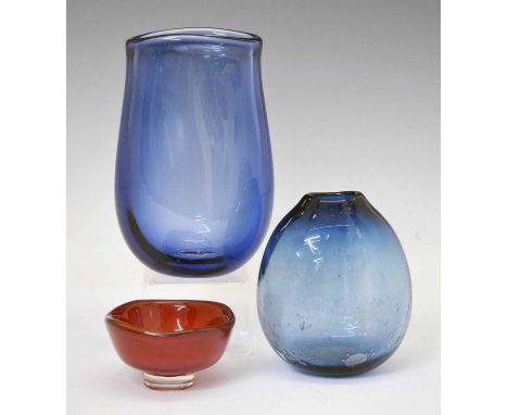 Studio glass - Per Lutken for Holmegaard - Mid 20th century sapphire blue vase of oval section, circa 1955, signed, together 