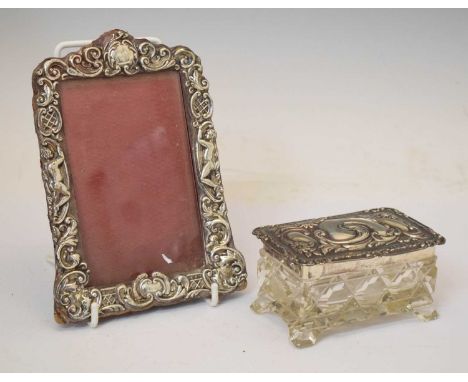 Edwardian silver topped trinket box, the push-on cover repoussé decorated with foliate scrollwork, Birmingham, 1910, A. W. Pe