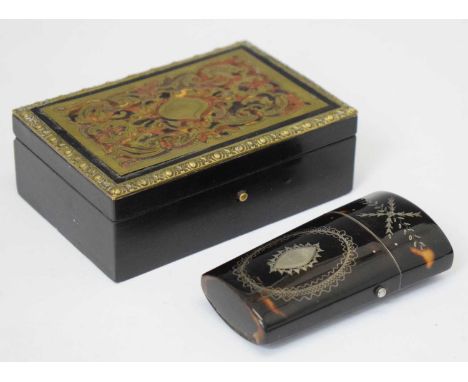 George IV tortoise shell and white metal inlaid etui, the front cartouche initialled 'BJ', verso dated 1825, vacant, 4cm x 7.