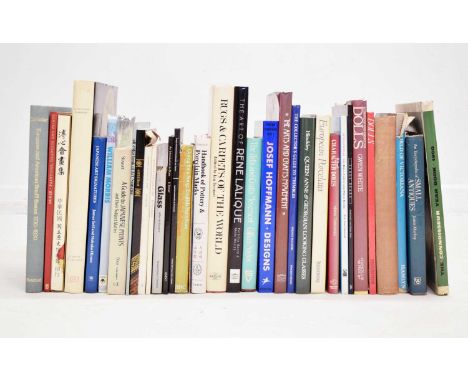 Collection of assorted reference books to include dolls, Japanese art, modern design, collectors items, rugs and carpets, cer