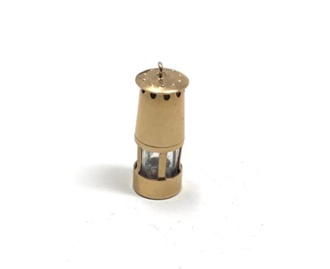 9ct gold miners lamp charm weight 2.2g 