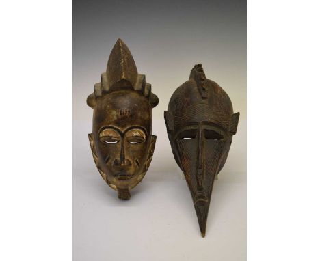 Ethnographica - African tribal 'Kpelie' mask, Senufo, Ivory Coast (Côte d' Ivoire), of typical pointed ovoid form with hatche