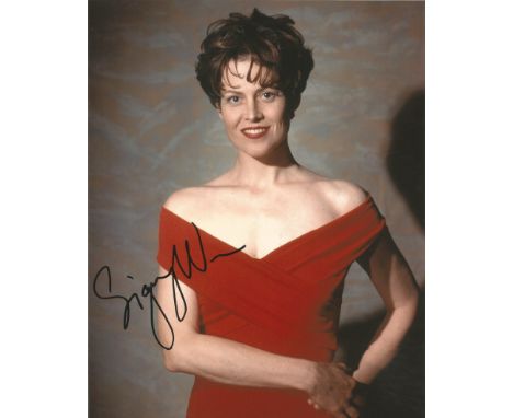  Sigourney Weaver signed 10 x 8 colour Photoshoot Portrait Photo, from in person collection autographed at ITV Studios London