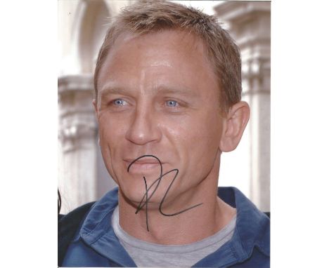  Daniel Craig signed 10 x 8 colour Portrait Photo, from in person collection autographed at London Premiere 2012. Good Condit