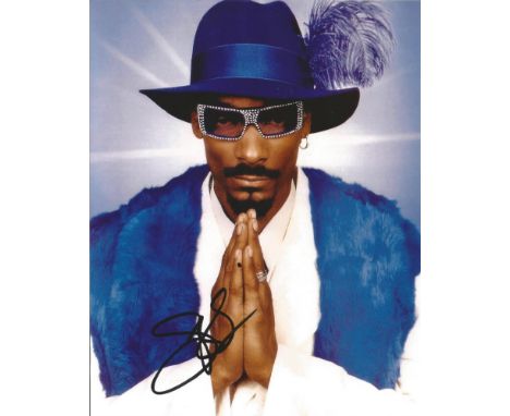  Snoop Dogg signed 10 x 8 colour Photoshoot Portrait Photo, from in person collection autographed at ITV Studios London 2009.