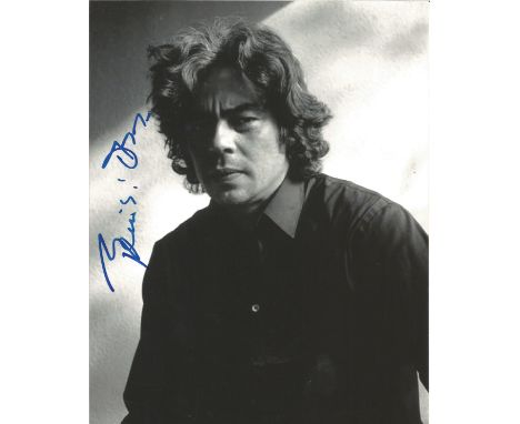  Benicio Del Toro signed 10 x 8 b/w Photoshoot Portrait Photo, from in person collection autographed at London Film Festival 