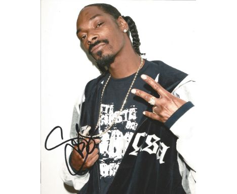  Snoop Dogg signed 10 x 8 colour Photoshoot Portrait Photo, from in person collection autographed at ITV Studios London 2009.