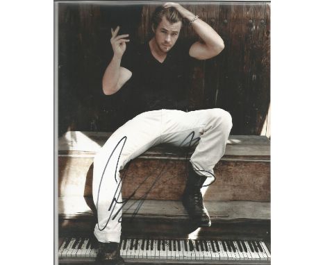 Chris Hemsworth signed 10 x 8 colour Photoshoot Portrait Photo, from in person collection autographed at Bafta Party London 2