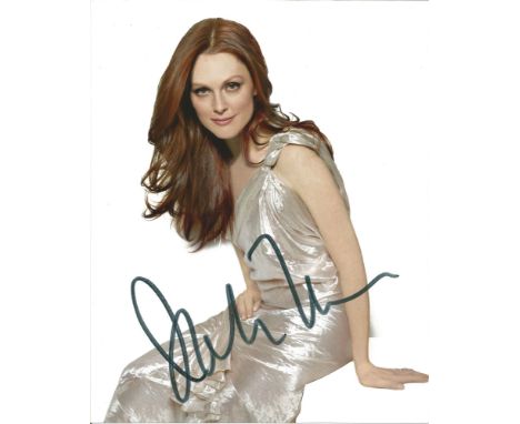 Julianne Moore signed 10 x 8 colour Photoshoot Portrait Photo, from in person collection autographed at London Premiere 2010.