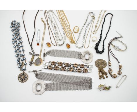 Vintage and modern costume jewellery, including a Ferrara bracelet and necklace set, and a vintage strand of faux jet beads 