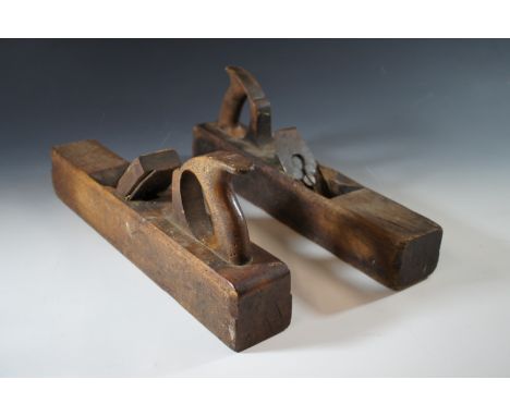 Two vintage wood planes