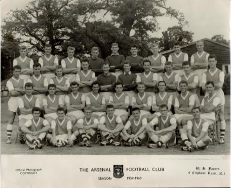 Football, vintage Arsenal 1959/1960 Official Black and White 10x2 photograph Some minor wear observed around the edges. Good 