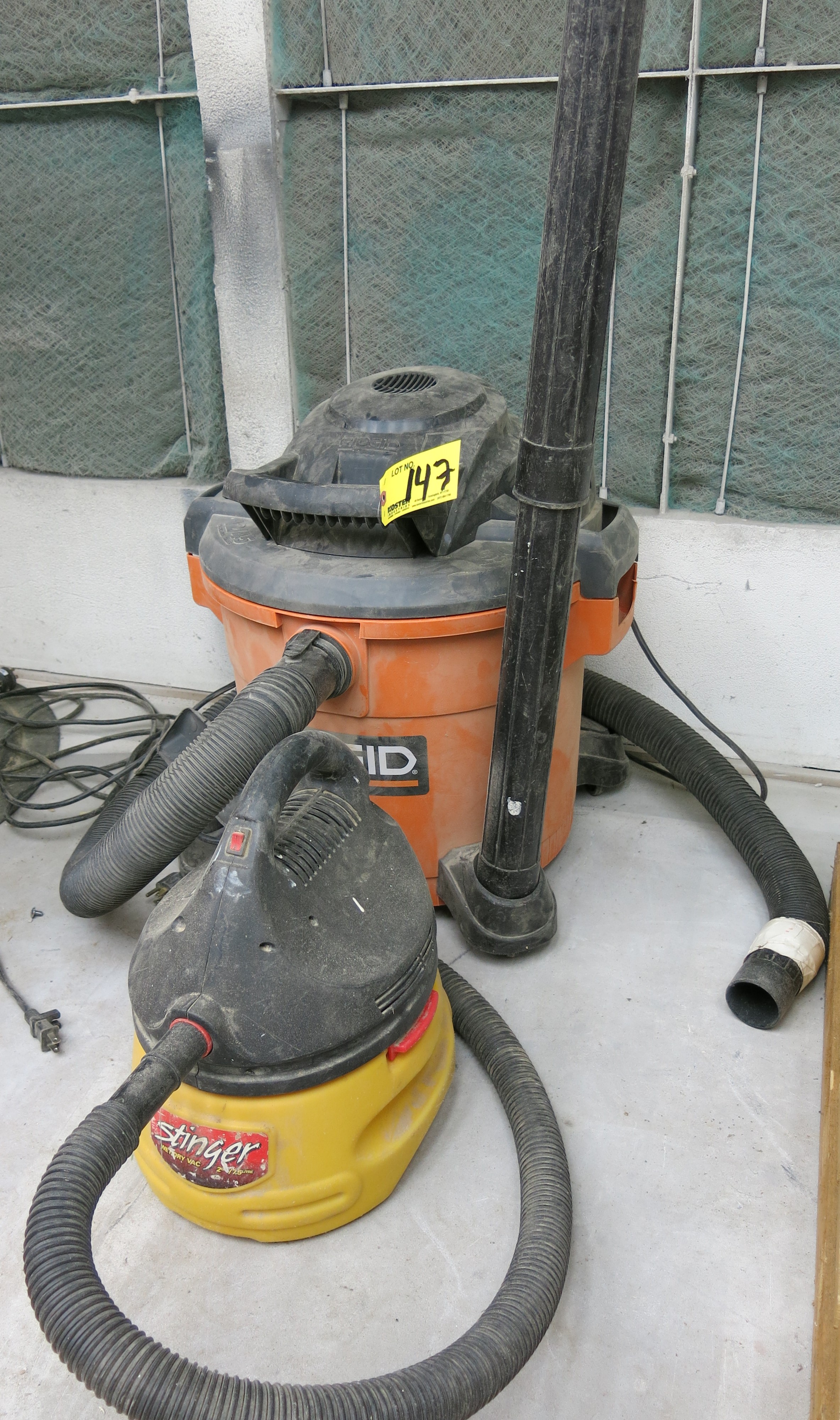 (1) RIDGID 5 HP SHOP VAC, (1) STINGER WET/DRY VAC