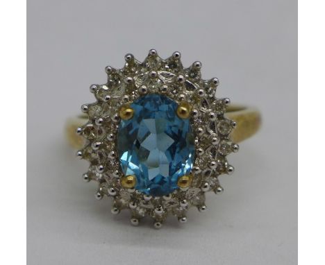 A 9ct gold cluster ring, 3g, K