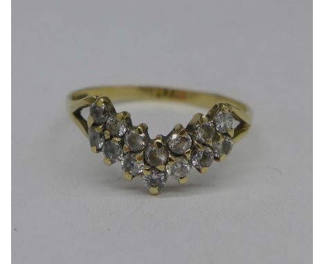 A 9ct gold ring, 1.6g, R