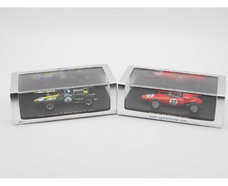 A pair of 1:43 scale hand built resin models of Formula 1 race cars by SPARK (MINIMAX), comprising of a 'S1614' 1965 Lotus 33