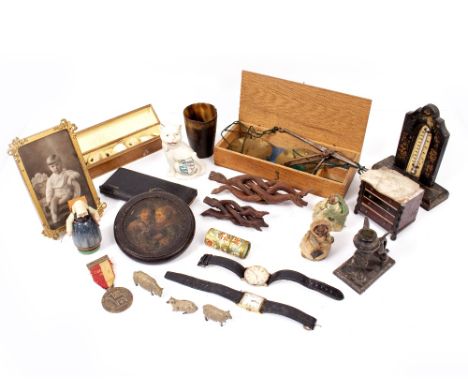 A GROUP OF MISCELLANEOUS ITEMS to include a Victorian papier mache flower decorated thermometer stand, a mauchline ware type 