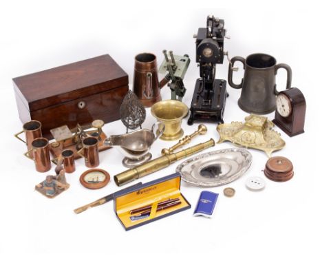 A COLLECTION OF BRASS AND OTHER METALWARE to include a brass jam pan, an abstract model of a chicken, art nouveau style brass