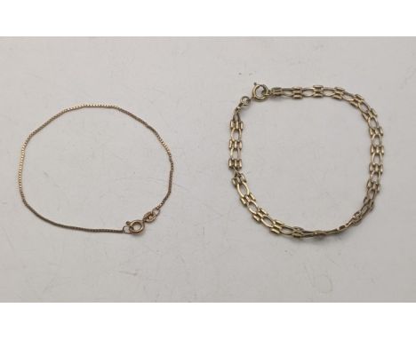 Two 9ct gold bracelets to include a gate link bracelet and one other, 5.6gLocation:If there is no condition report shown, ple