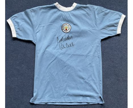 Man City FC Legend Colin Bell Signed Manchester City FC Vintage Retro Replica Shirt. With Original Tags. Unworn. Good conditi
