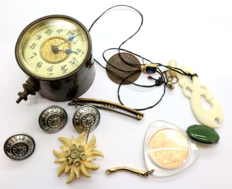 Mixed items including a silver brooch and a clock. P&amp;P Group 1 (£14+VAT for the first lot and £1+VAT for subsequent lots)