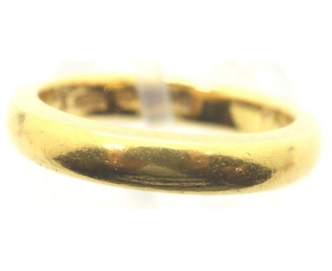 22ct gold band, size K, 6.0g. P&amp;P Group 1 (£14+VAT for the first lot and £1+VAT for subsequent lots) 