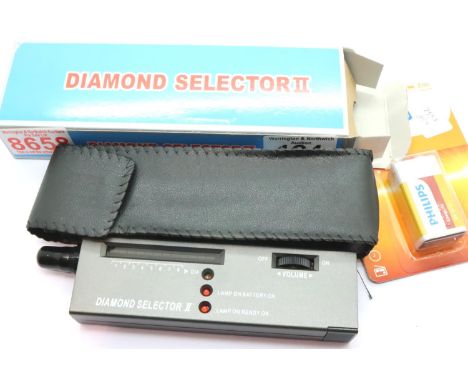 New old stock boxed diamond selector and preciouses stone tester with battery. P&amp;P Group 1 (£14+VAT for the first lot and