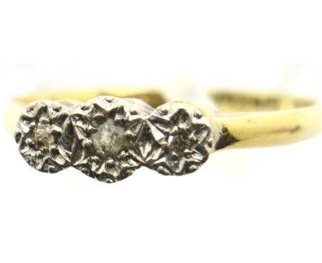 18ct gold ring with three illusion set diamond size K/L, 1.4g. P&amp;P Group 1 (£14+VAT for the first lot and £1+VAT for subs