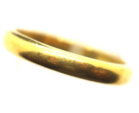 22ct yellow gold wedding band size R. 5.2g. P&amp;P Group 1 (£14+VAT for the first lot and £1+VAT for subsequent lots) 