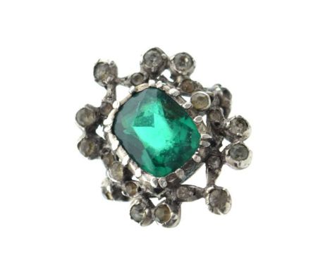 Victorian-style paste cluster ring, size K, 6.3g gross approx