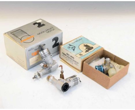 AM 1.5cc high performance diesel motor, together with a Modela Junior 2 engine, and another (3)