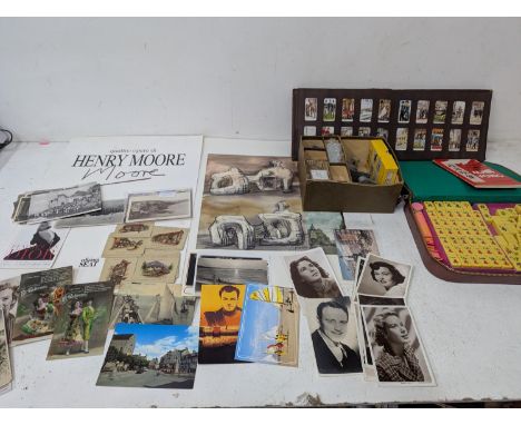 cigarette memorabilia collectors Castle & Co Vintage Framed Tobacco Cards | Animal Collector Cards | Retro Wall Art, Memorabilia, Old Pub Sign But a shift in consumer tastes toward filter cigarettes cigarette Auctions Prices | cigarette