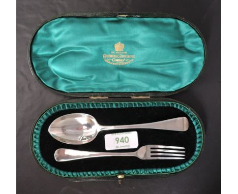 A cased child's Victorian/Edwardian silver spoon and fork of plain form, London 1900/01, Holland, Aldwinckle &amp; Slater