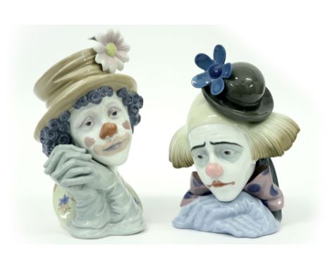 two "Clown's heads" in Lladro marked porcelain || Twee clownshoofden in porselein gemerkt Lladro  -  hoogtes : 26 en 29 cm