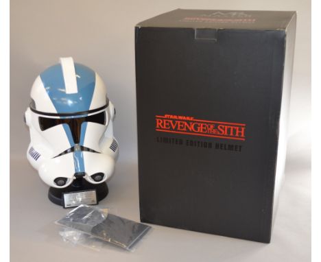 Master Replicas Star Wars SW-145 Episode III: Revenge of the Sith Special Ops Trooper Helmet, 1:1 scale, ltd.ed. of 750. E wi