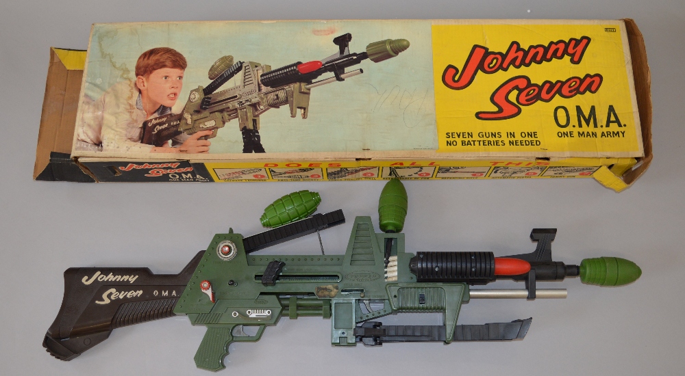 Johnny Seven One Man Army Gun, boxed. With 4 grenades and 6 bullets.