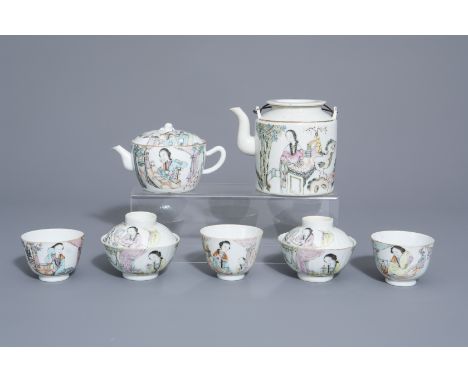 A Chinese seven-piece qianjiang cai tea service with figurative design, 19th/20th C.--H 13,2 - 10 cm (the teapots)Ê H 8,5 cm 