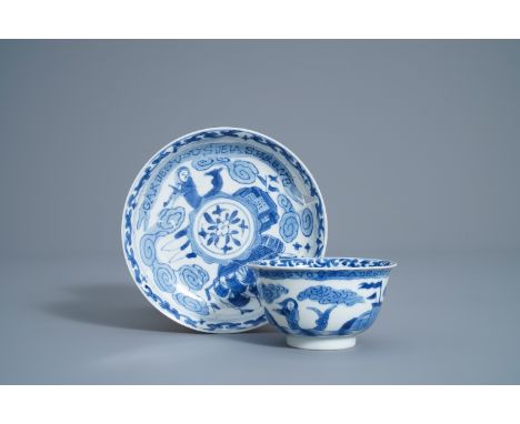 A Chinese blue and white French market cup and saucer, Kangxi--Dia.: 13,7 cm (the saucer)Ê Dia.: 9,1 cm - H 5 cm (the cup)Ê I