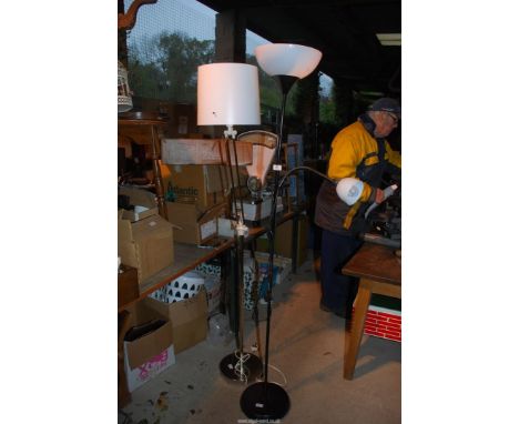 One standard lamp and an uplighter. (working at time of lotting)