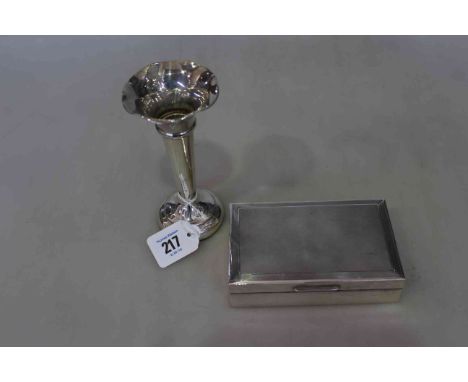 Silver cigarette box with engine-turned lid and a silver spill vase (2).