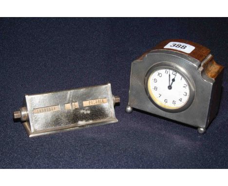 Silver mounted desk clock, engine-turned and on ball feet, Birmingham 1924 and white metal perpetual calendar (2)