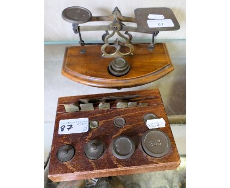 Postal scales, together with set of weights (2)