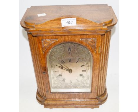 An early 20th century oak mantel clock,c. 1910