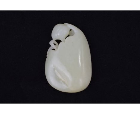 A Chinese carved jade pendant. 6 cm.