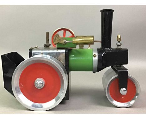 MAMOD STEAM ROLLER, COMBINATO 4003 TINPLATE MODEL CAR in original box